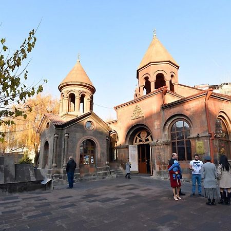 Hotel In Center Of Yerevan Exterior photo
